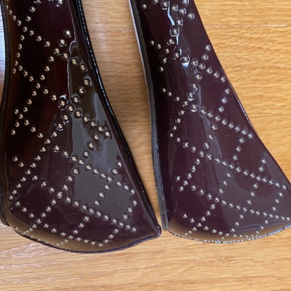 Delman burgundy patent leather flats - Picture 4 of 4